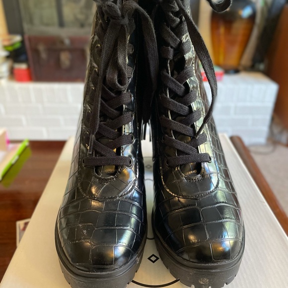 Steve Madden Latch Black Croc Boots- Size 9 - Picture 4 of 5